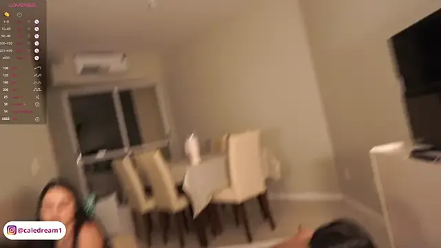 Freechat calehot98 on StripChat