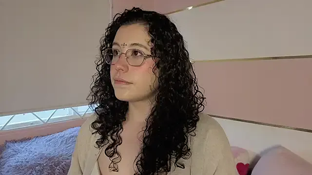 Offline Charlotte__Miller on StripChat