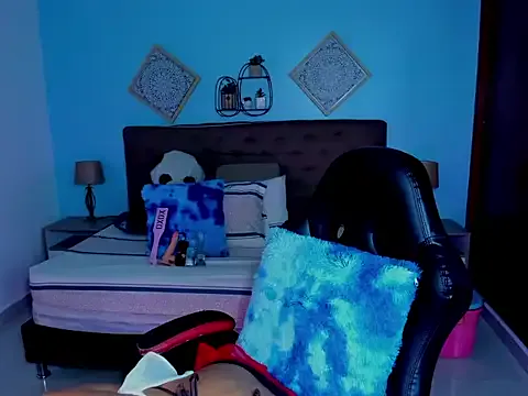 Offline charlotte_bronte on StripChat