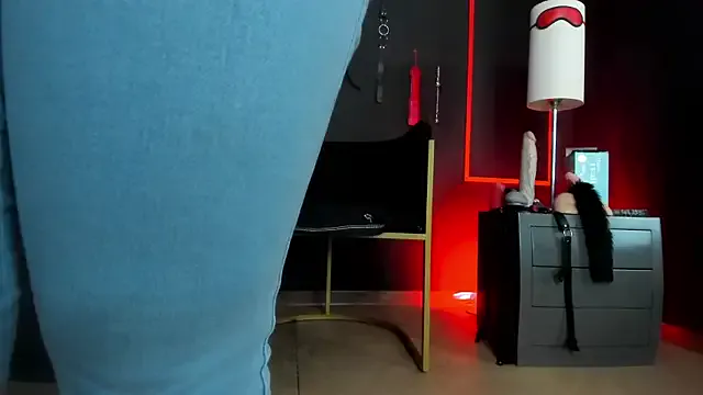 Offline CharlotteScotte on StripChat