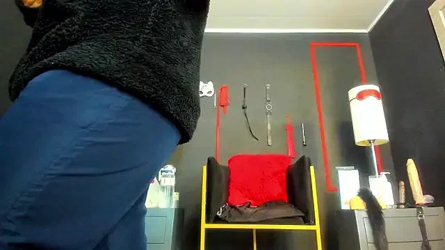 Offline CharlotteScotte on StripChat