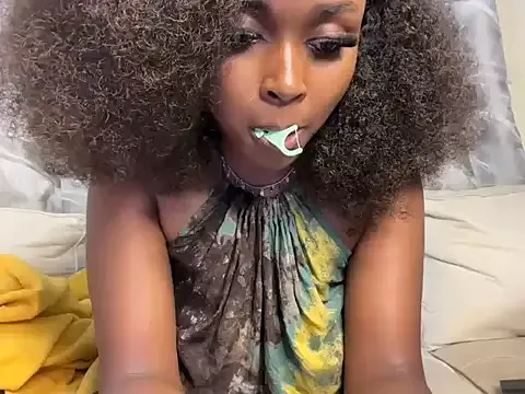 Chocolate_queen2 on StripChat
