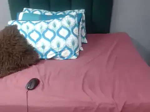 Freechat ChubbyBitch02 on StripChat