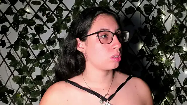 Offline CoralineSanchez on StripChat