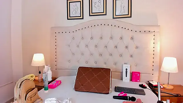 Offline cristhi_esterling on StripChat