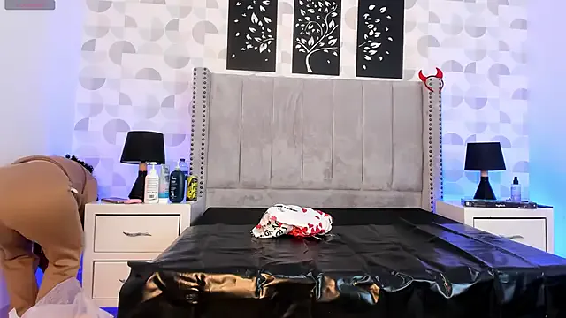 Offline cristhi_esterling on StripChat