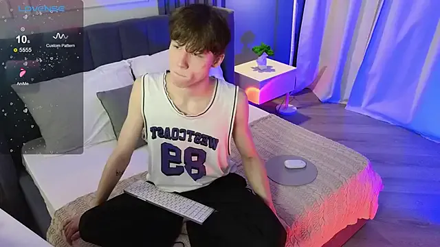 Freechat cuMte_boy on StripChat