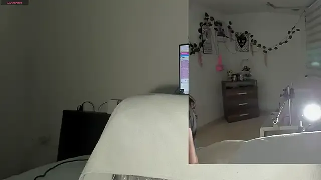 Offline Daki_Ume_ on StripChat