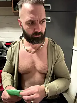 Offline DamonSalvatore2 on StripChat
