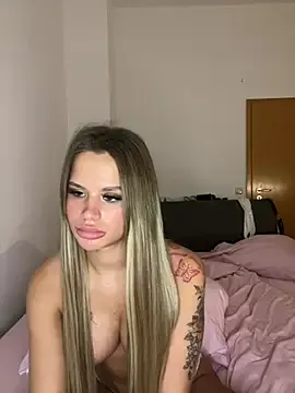 Offline Danielaa_2005 on StripChat