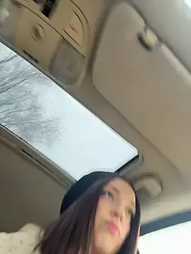 Offline DollyTall on StripChat