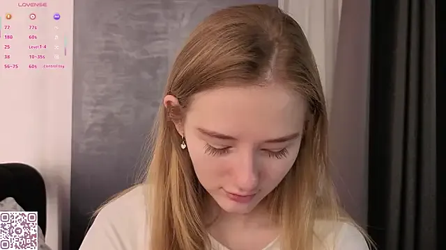 Freechat ElvinaRose on StripChat