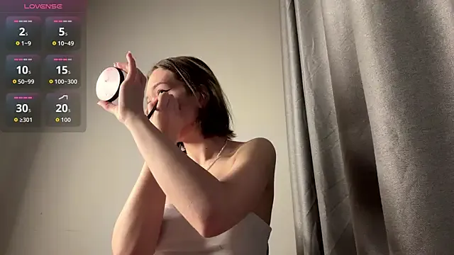 Offline ElyaMur on StripChat