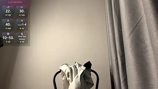 Offline ElyaMur on StripChat