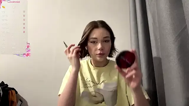 Offline ElyaMur on StripChat