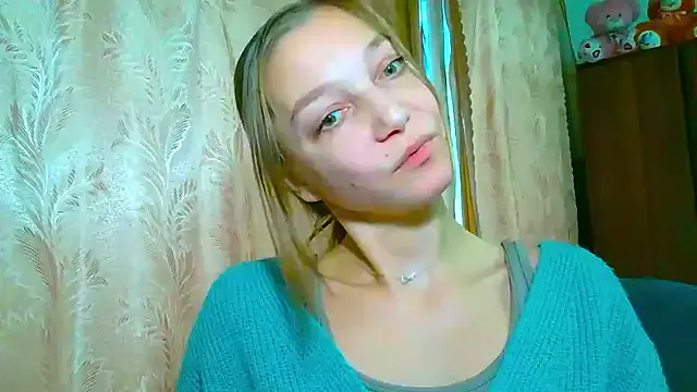 Freechat EmillyPlay on StripChat