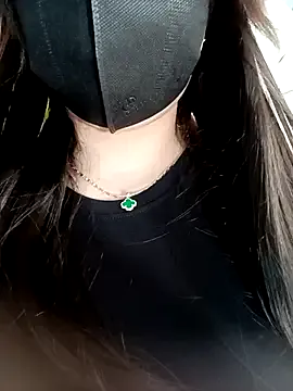 Freechat Emily-Nguyen on StripChat