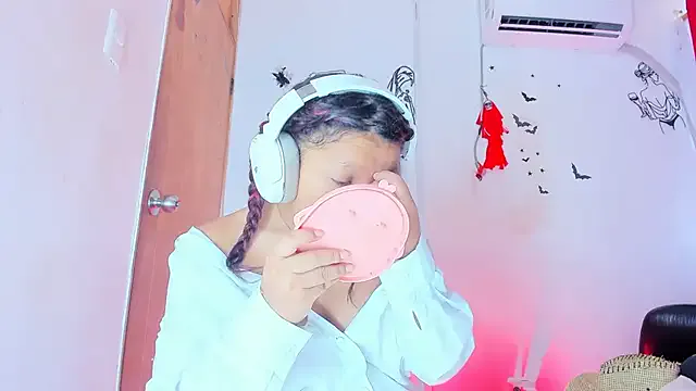 Freechat Emily_Coper18 on StripChat