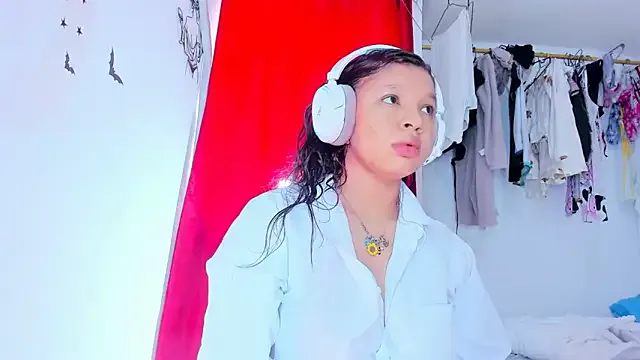 Freechat Emily_Coper18 on StripChat