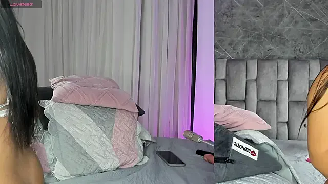 Offline emily_fox1 on StripChat