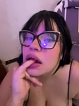 Offline Emily_Taylor2 on StripChat