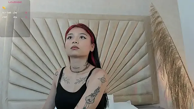 Emma_duff on StripChat