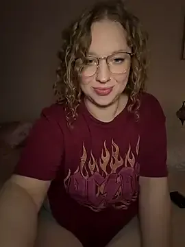 Offline EmmieRae on StripChat