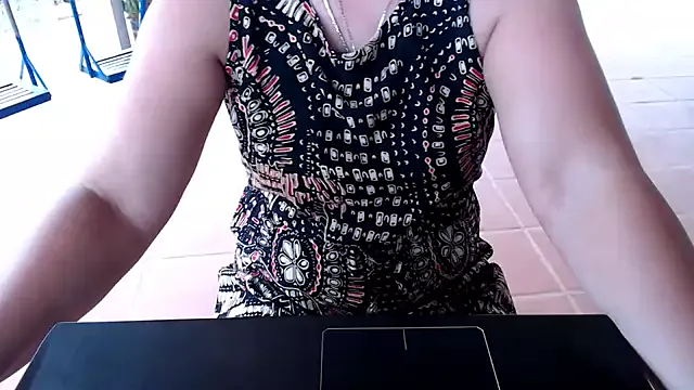 Offline Emyly00 on StripChat