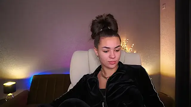 Offline EricaSin on StripChat