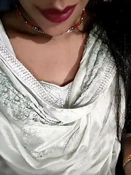 Offline Eshwari_Chopra on StripChat