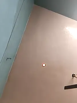 Offline Eshwari_Chopra on StripChat