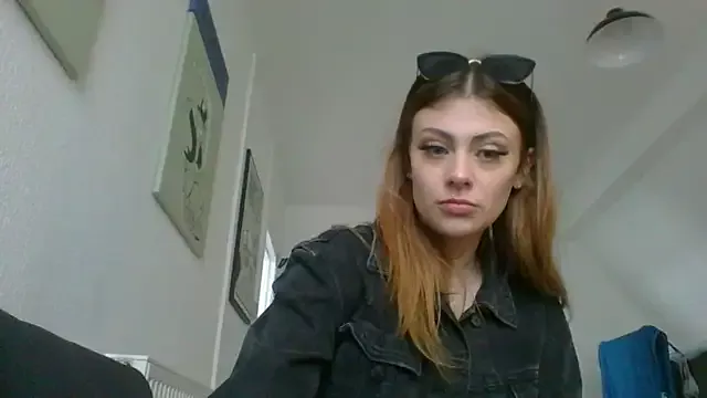 Offline estellebby on StripChat