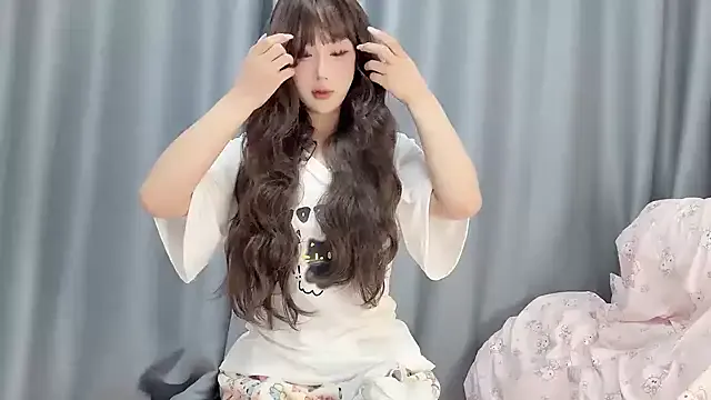 Offline Eve36936 on StripChat