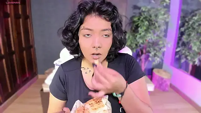 Evelynn on StripChat