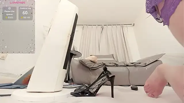 Freechat fox-yiyi on StripChat