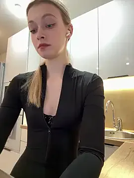 Offline FriendlyFire_18 on StripChat