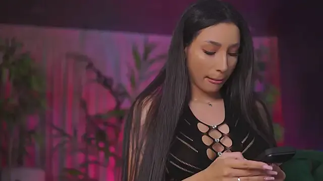 Freechat GinaValentinna on StripChat