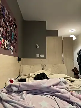 Halligirl on StripChat