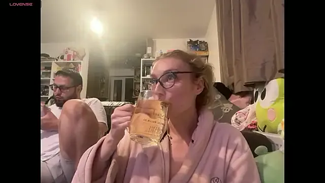 Offline harleyblair on StripChat