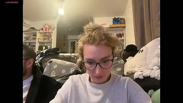 Offline harleyblair on StripChat