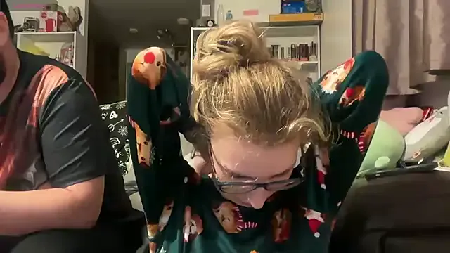 Offline harleyblair on StripChat