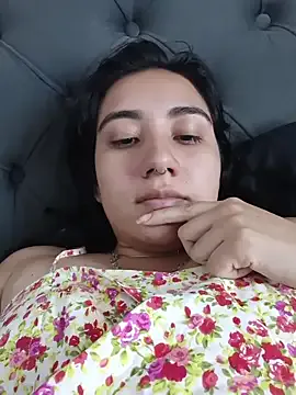 Offline Hellen_Alex on StripChat