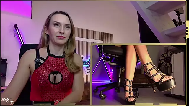 HerrinAnja on StripChat