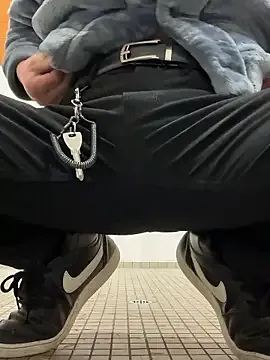 Freechat Hideen-real-face on StripChat