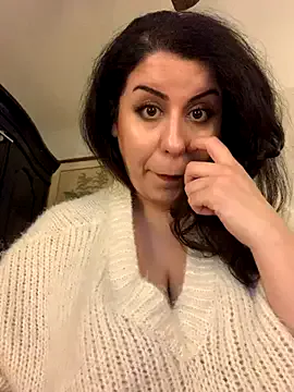 Freechat holyeroticss on StripChat