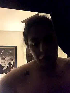 Freechat holyeroticss on StripChat