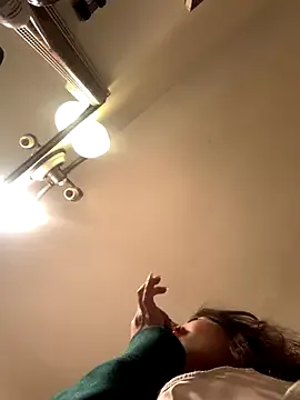 Freechat holyeroticss on StripChat