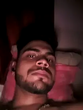 Offline Hornybeardguy on StripChat