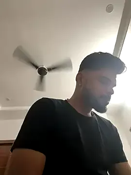 Offline Hornybeardguy on StripChat