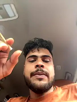 Offline Hornybeardguy on StripChat